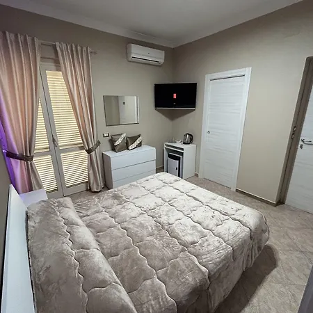 Skycity Nocleg ze śniadaniem 3*