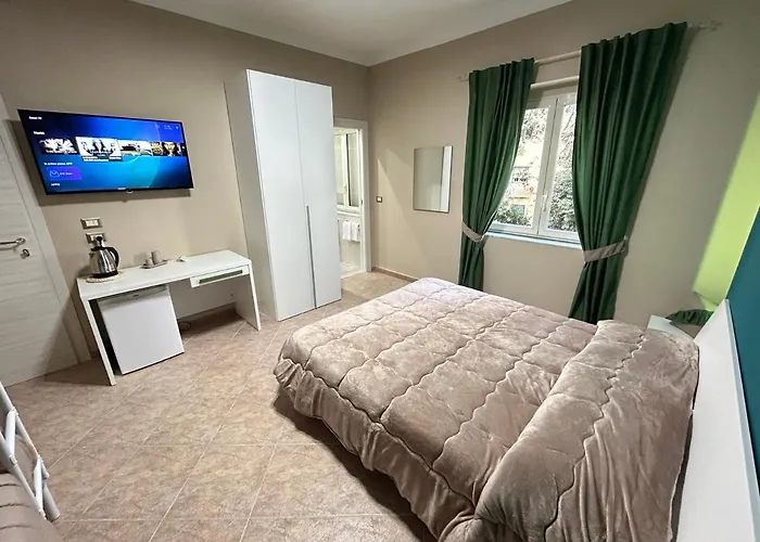 Skycity Bed and Breakfast 3*